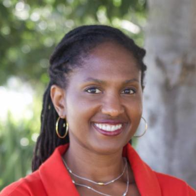 Headshot image of Anna Banks