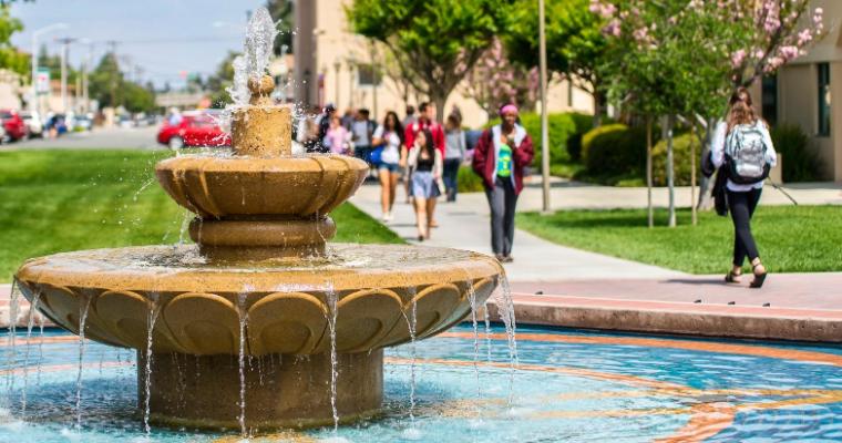 Santa Clara fountain on campus 