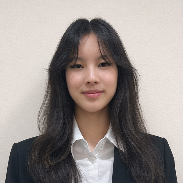 Thanh-Thanh Cao headshot