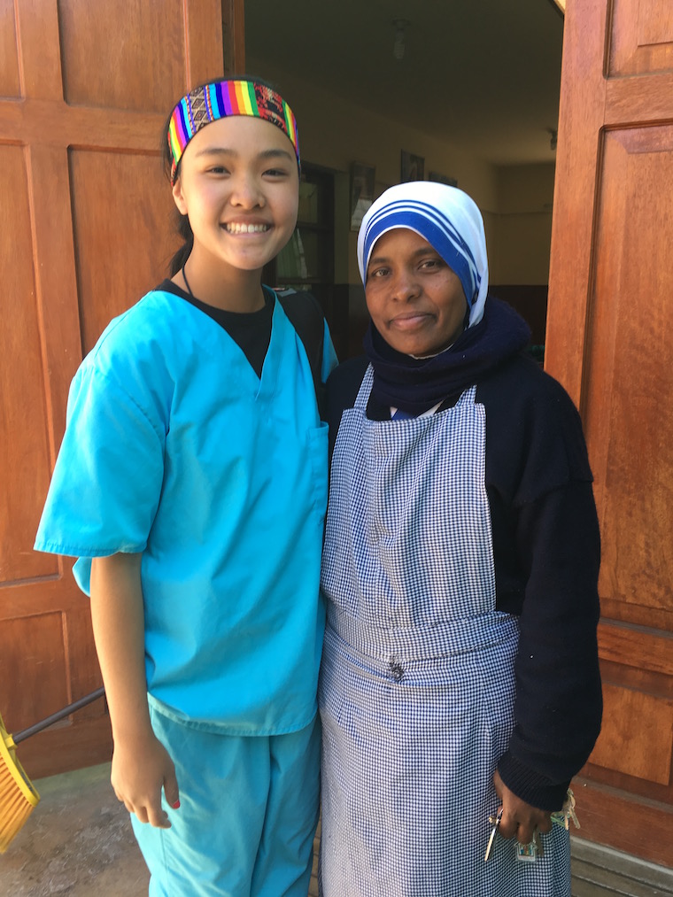 Athena with one of the sisters with the Missionaries of Charity.