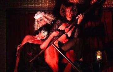 Cheetah Biscotti, Mudd and Saharia Vetsch in Detour Dance's 'We Build Houses Here' (credit: Robbie Sweeny)