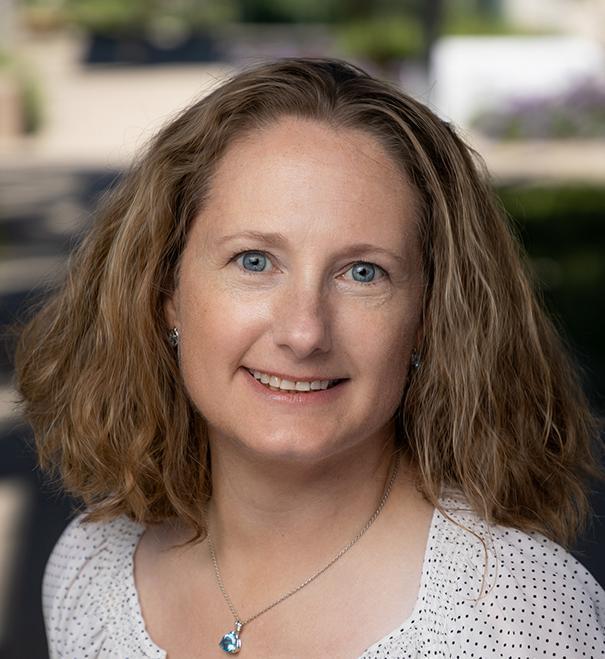 Ruth Mikusko headshot