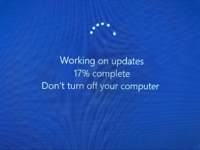 An image of the message Microsoft Windows shows when restarting a computer and Microsoft Updates are being installed - 
