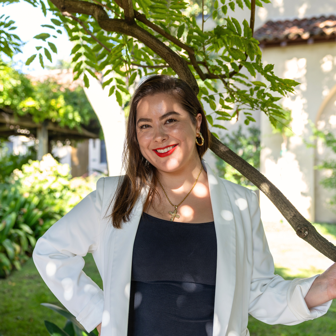 Linda New Headshot 2025