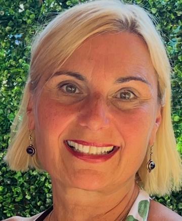 Jennifer Merritt Faria Headshot