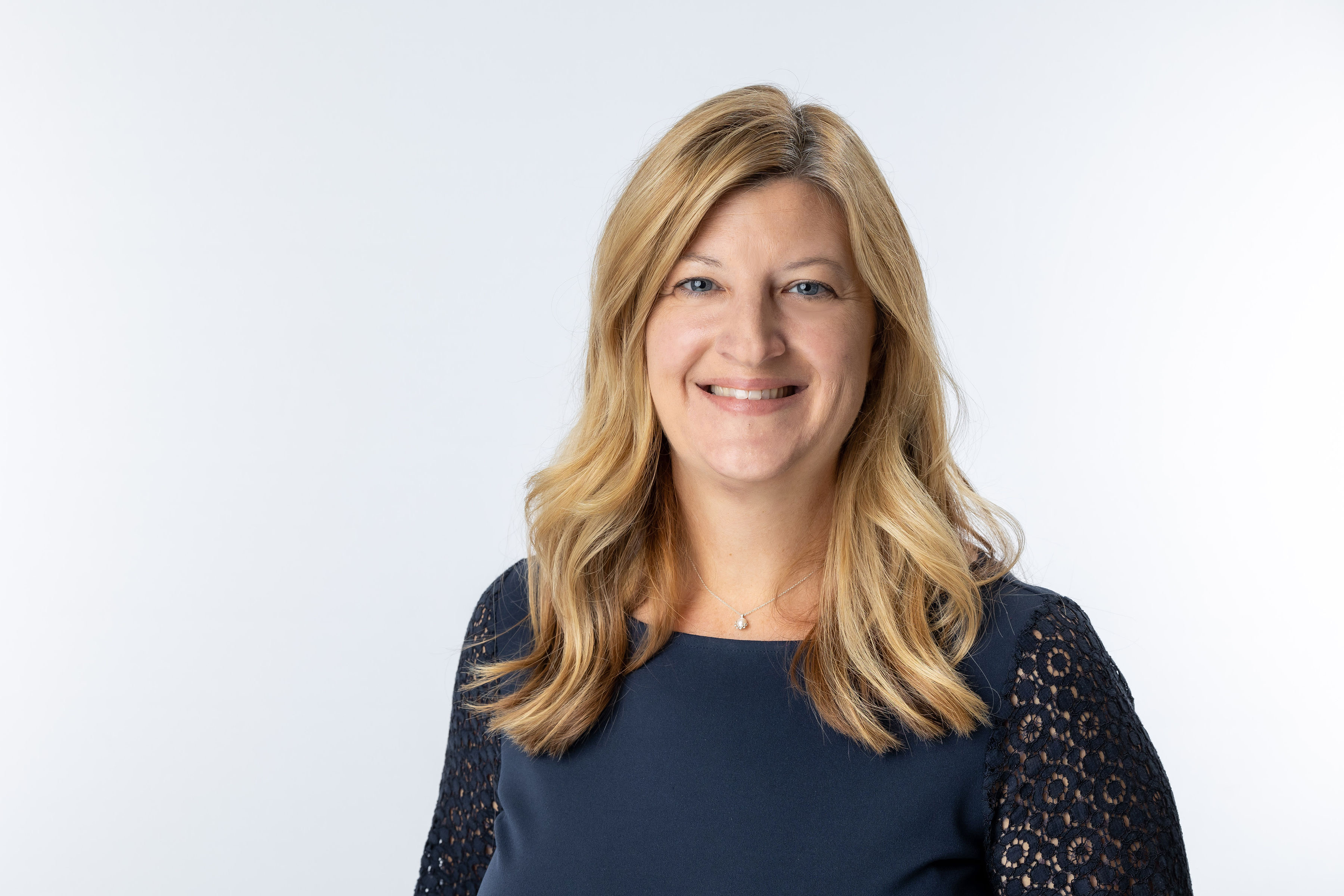 Jennifer Zamora Headshot