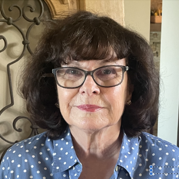 Charlene Raisch Headshot SQUARE