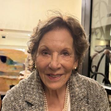 Headshot of Genevieve Rolla (Cropped SQUARE)