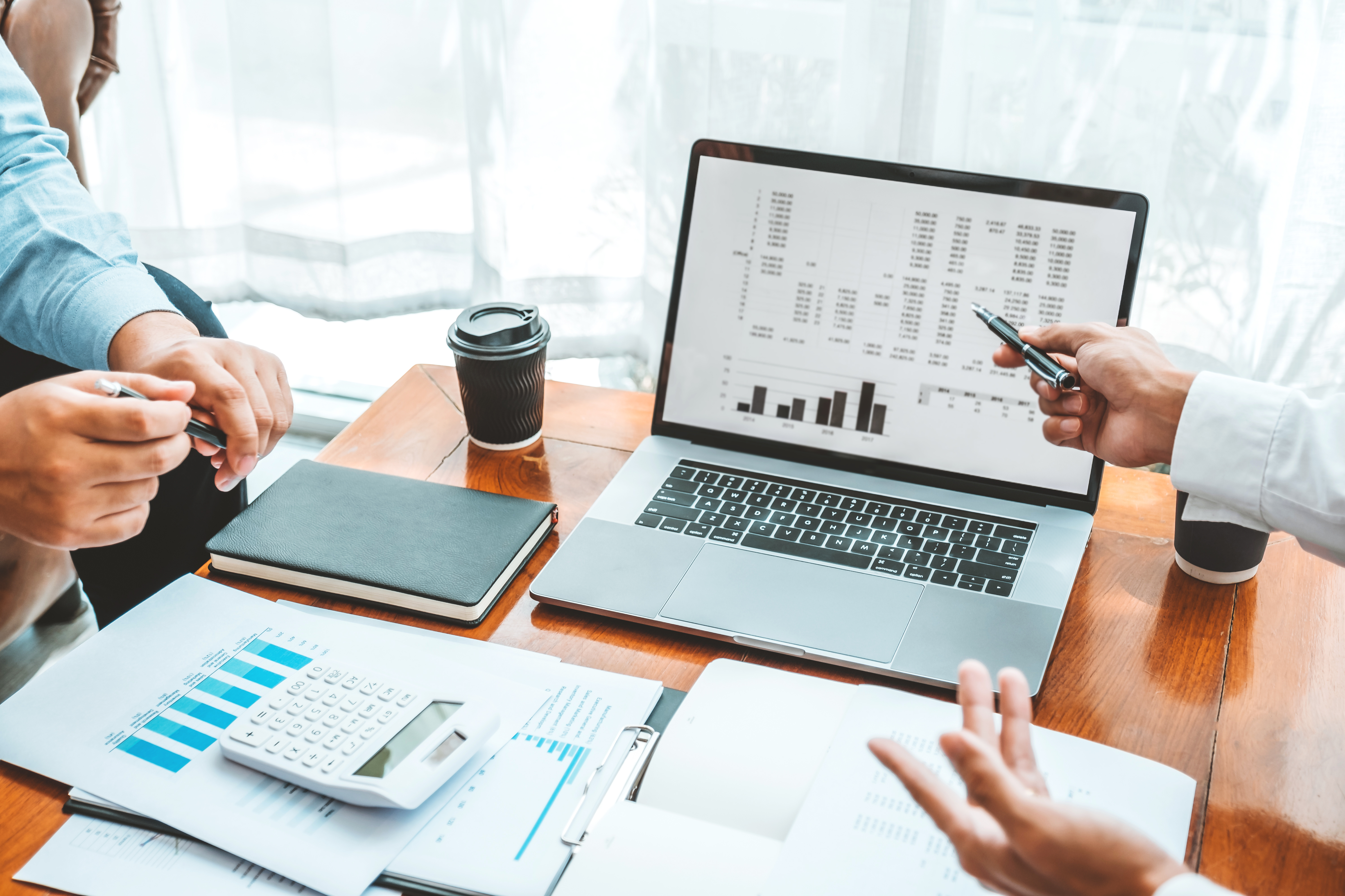 Laptop with shreadhseets 