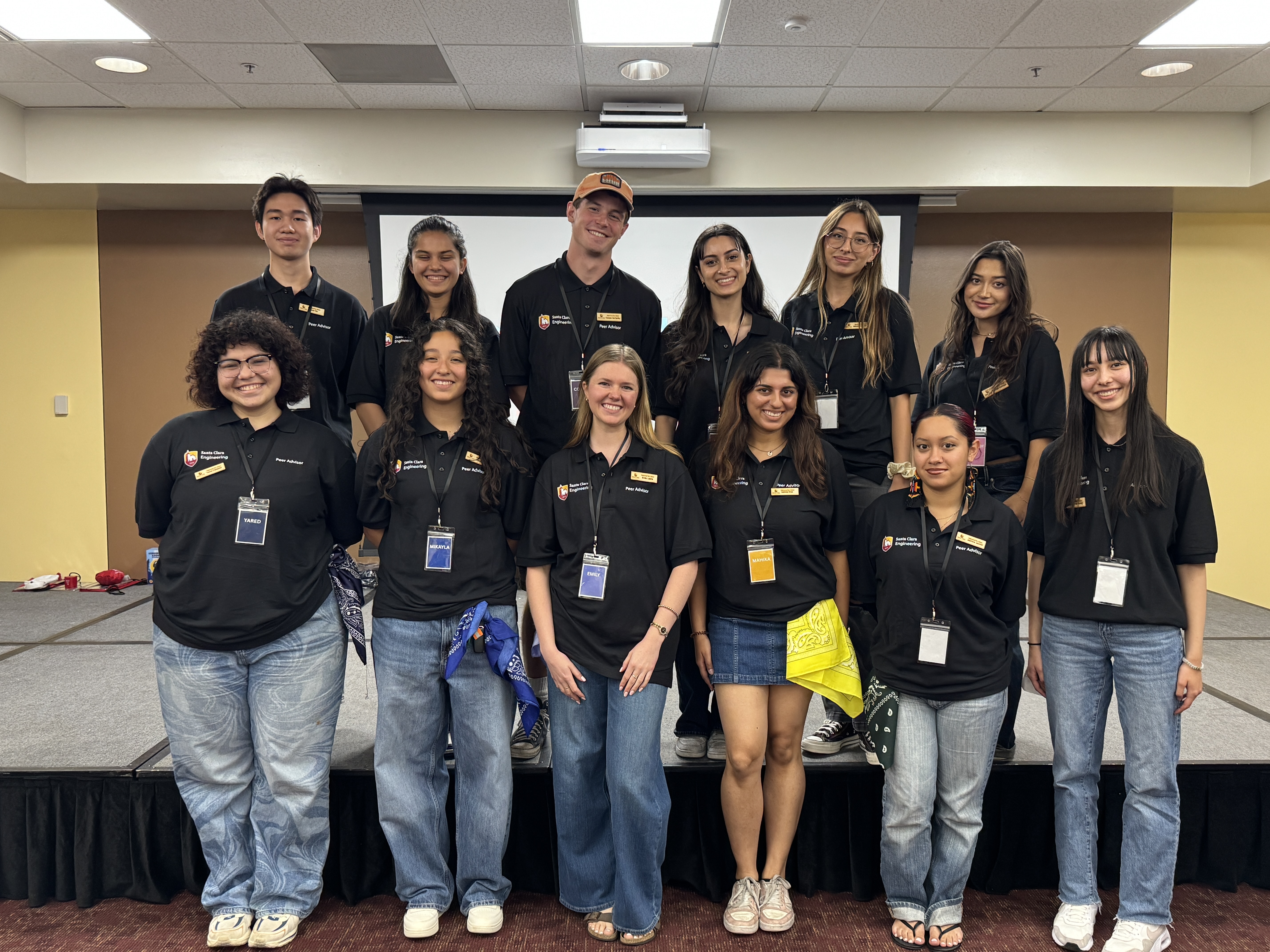 Peer Advisors posing for a group photo